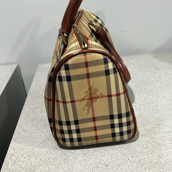 Selling my used Burberry tote bag. Some wear and tear by the handles. - Picture 2 of 6